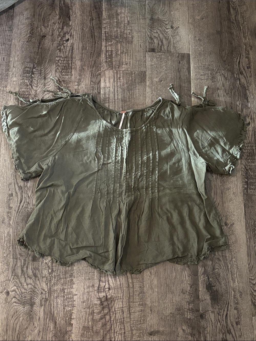 Free People Short Sleeve Top - Bow and Ruffle Details - Green - Size XLarge